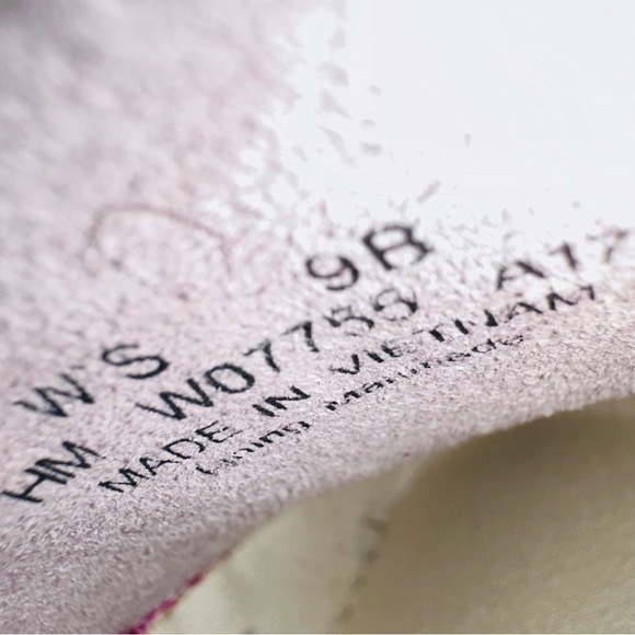 COLE HAAN - Maine Pinch Weekender in Red and White Gingham Check, size9, EUC - Picture 8 of 8